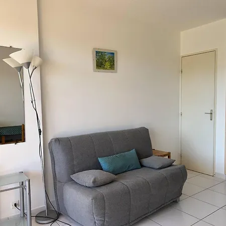 Avec Piscine, Tennis Et Acces Direct - 3 Couchages, Terrasse, Parking - - Fr-1-251-702