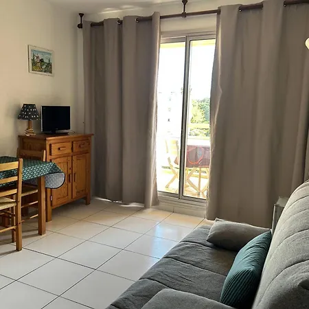 Avec Piscine, Tennis Et Acces Direct - 3 Couchages, Terrasse, Parking - - Fr-1-251-702